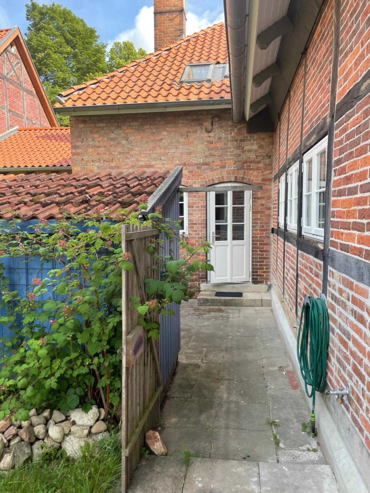 Gemuetliches Mit Kleinem Garten In Lage