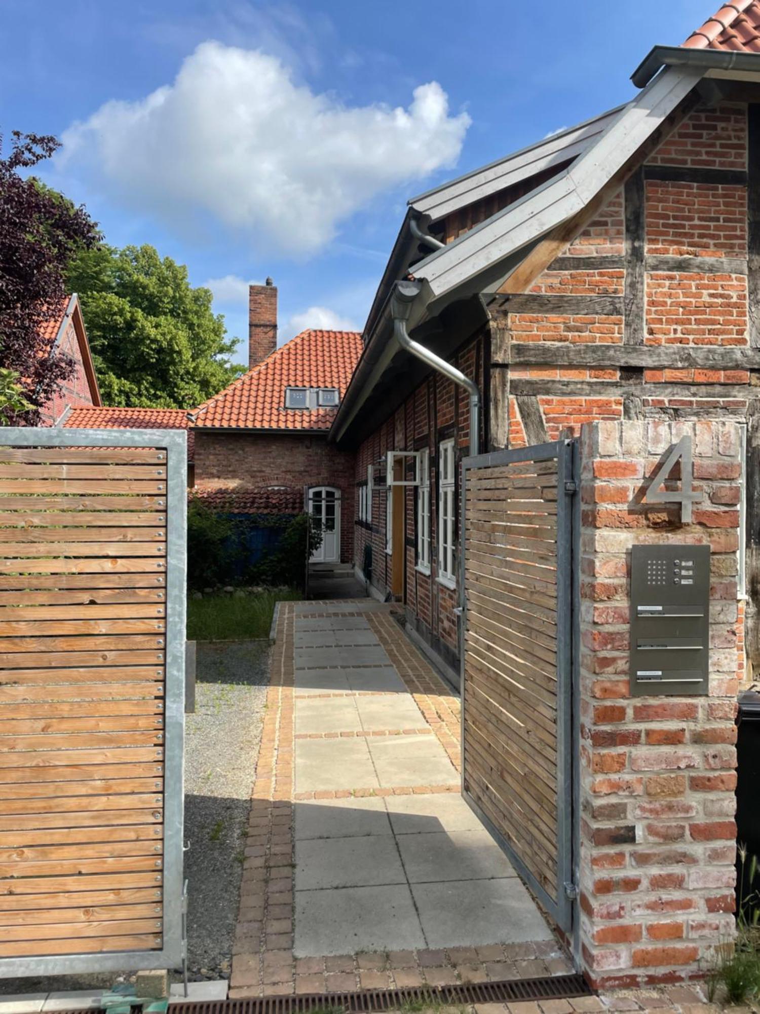 Gemuetliches Mit Kleinem Garten In Lage Apartment Burgwedel (Lower-Saxony)